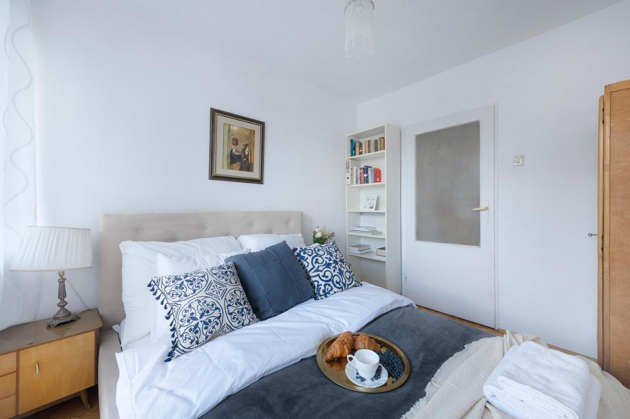 P&O Service Apartments Belwederska Varsó Kültér fotó