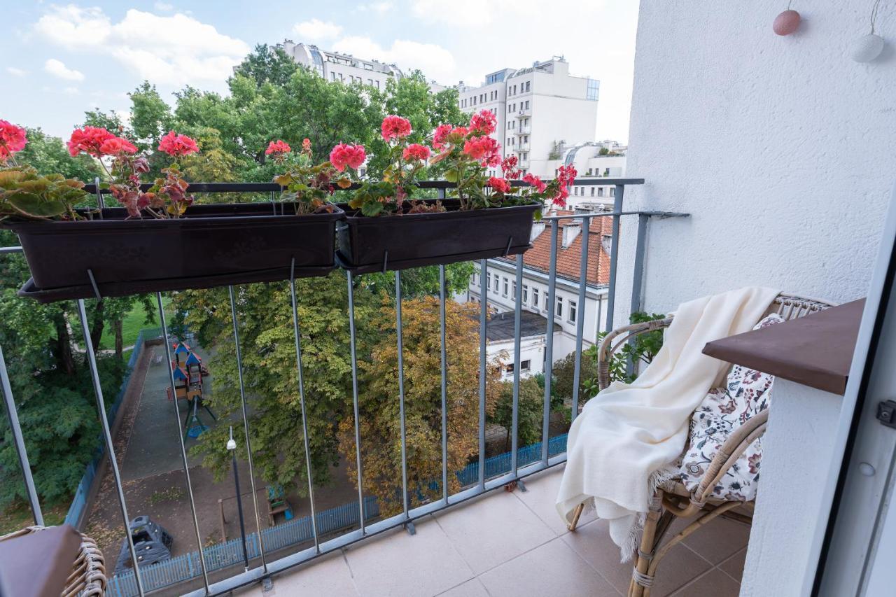 P&O Service Apartments Belwederska Varsó Kültér fotó